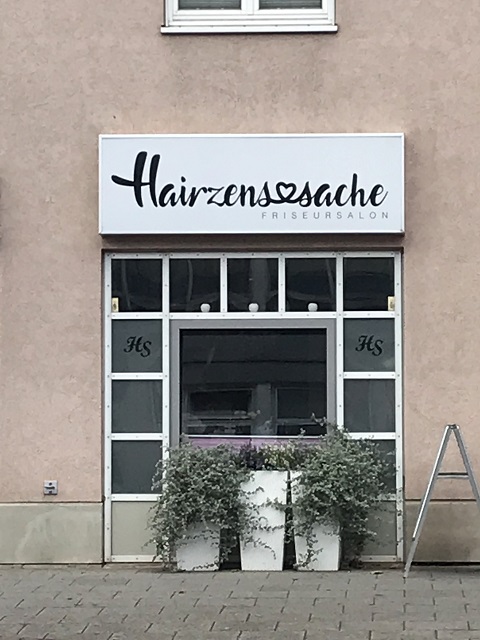 Kreative Friseurnamen - Hairzenssache